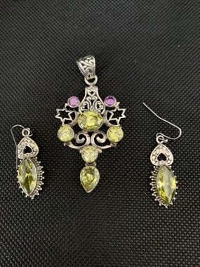 Light green topaz set in .925 silver Pendant and Earring Set
